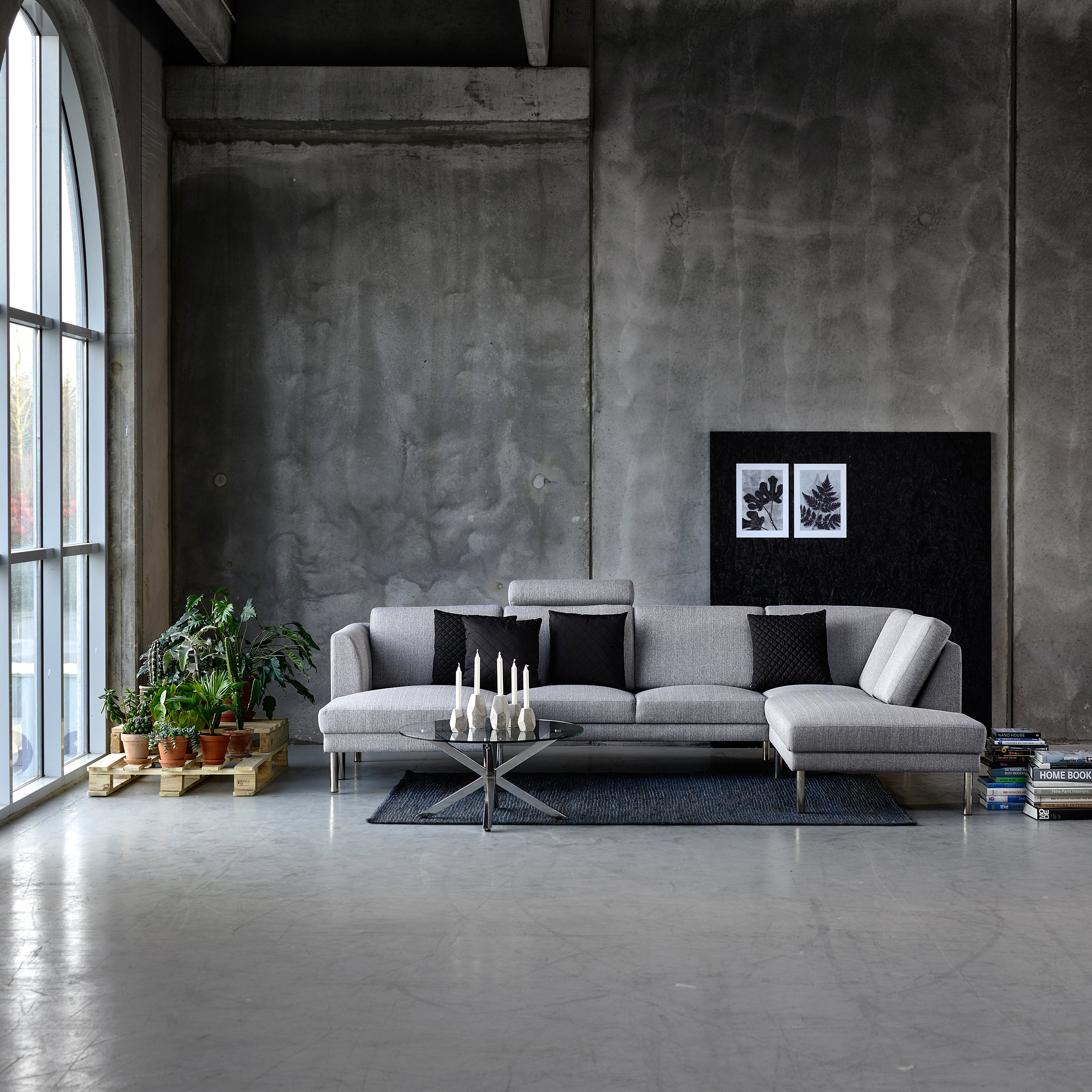 Heaven Round Coffee Table with Glass Top and Chrome Legs