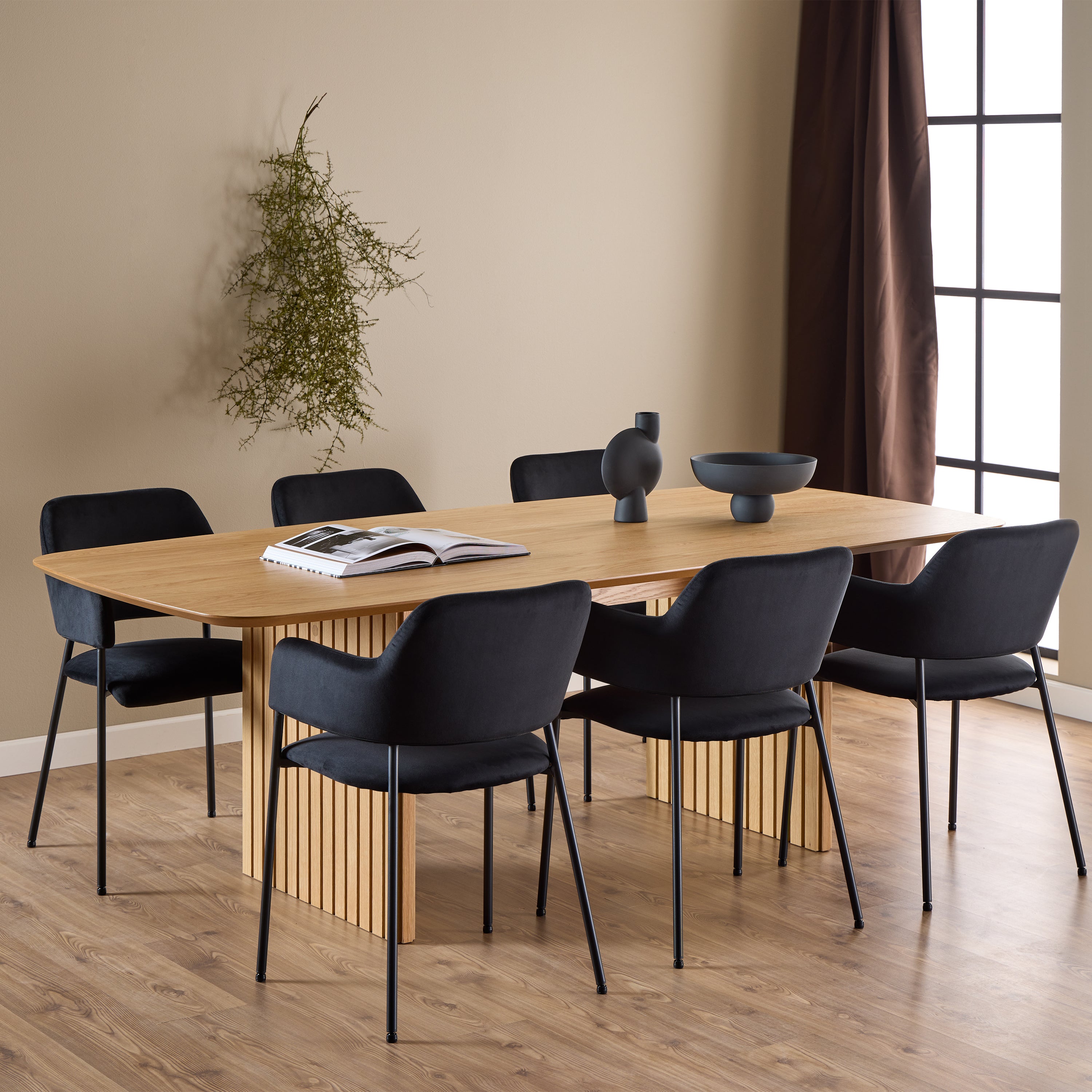 Christo Dining Table in Oak