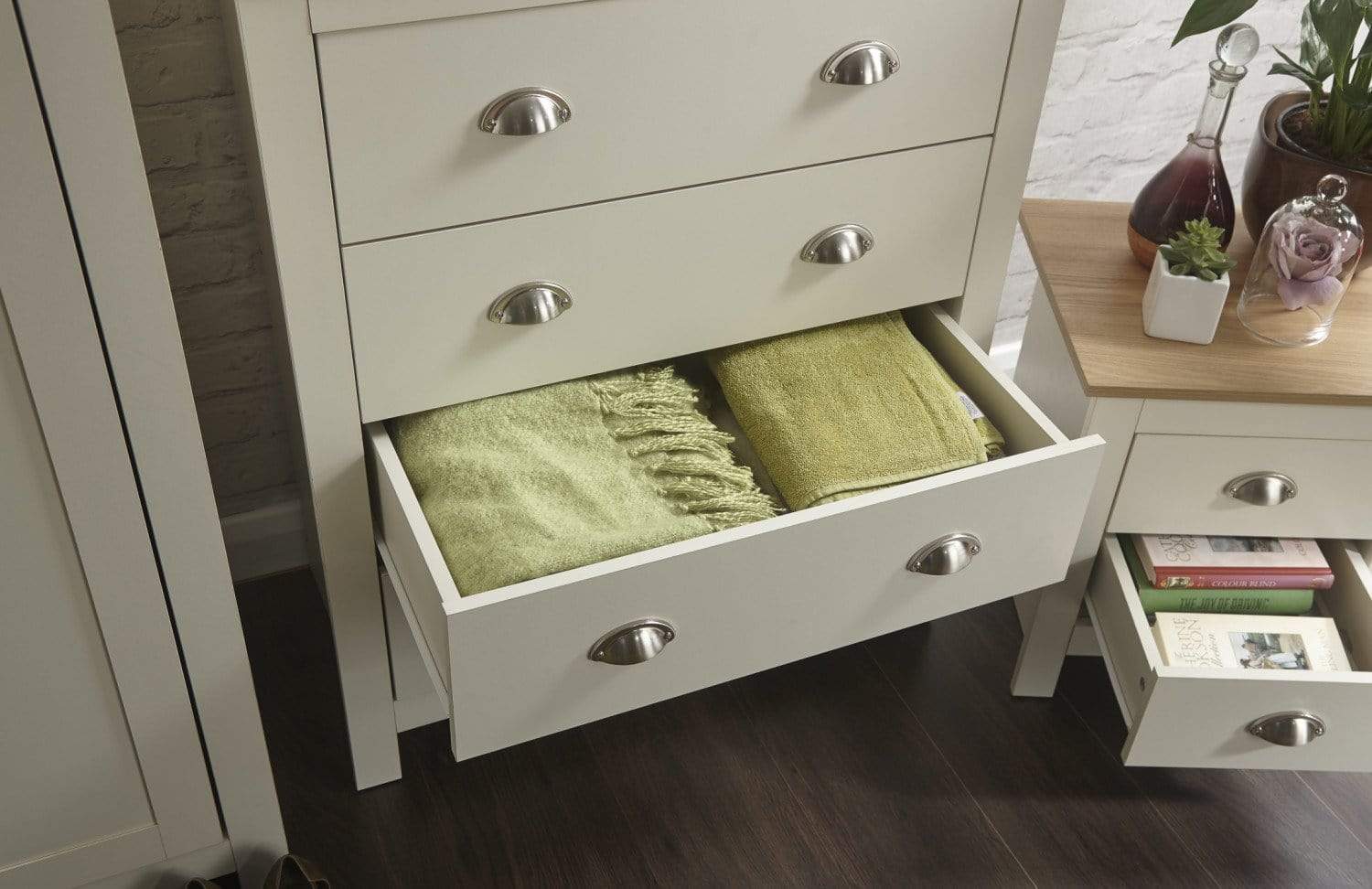 GFW Bedroom Set Lancaster 3 Piece Set Cream Bed Kings