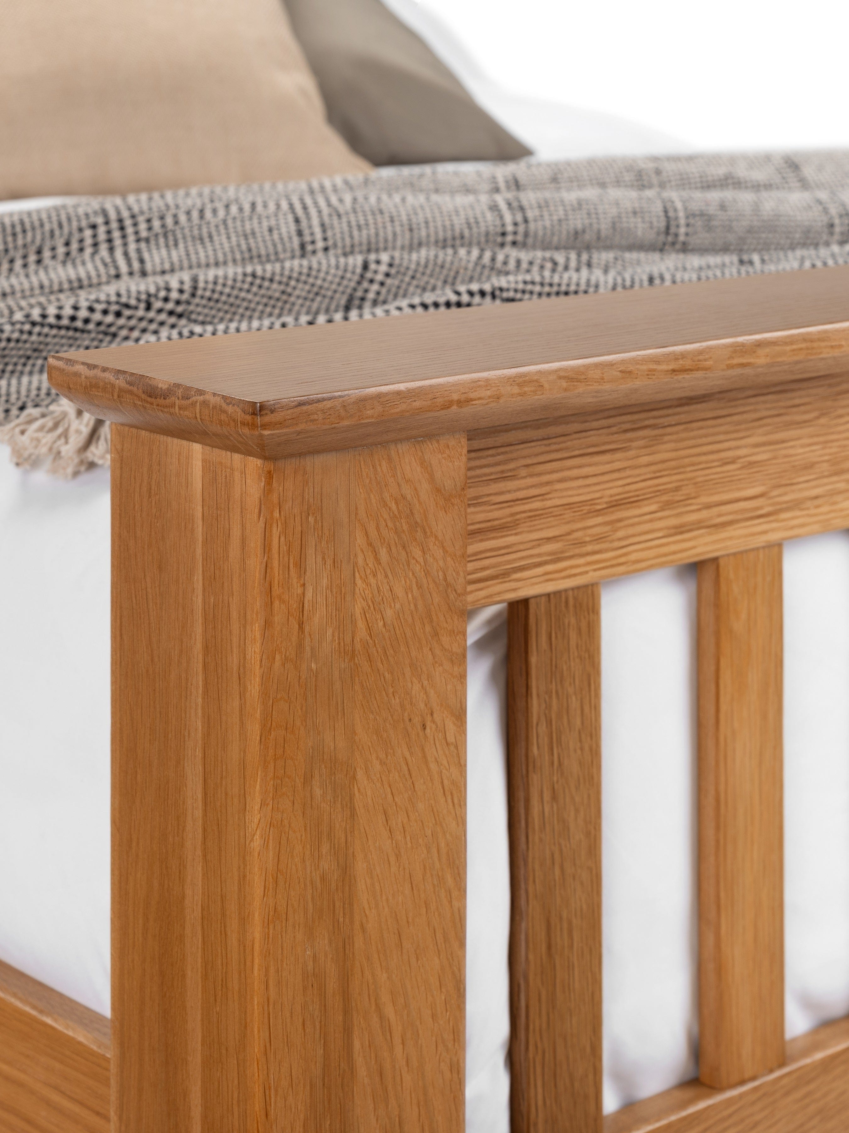 Julian Bowen Wood Bed Amsterdam Oak Bed with High Foot End - Wood - Light Oak Bed Kings