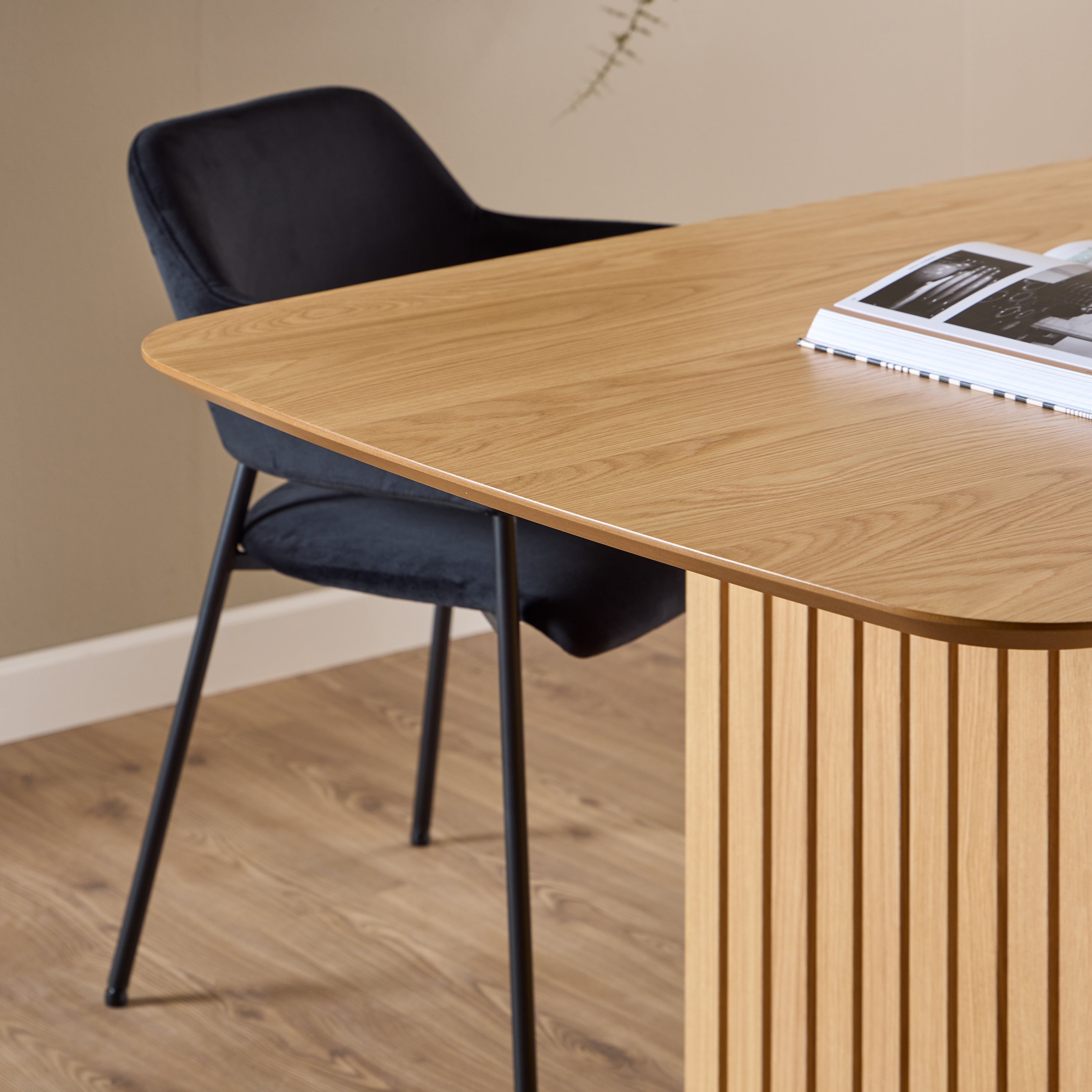 Christo Dining Table in Oak