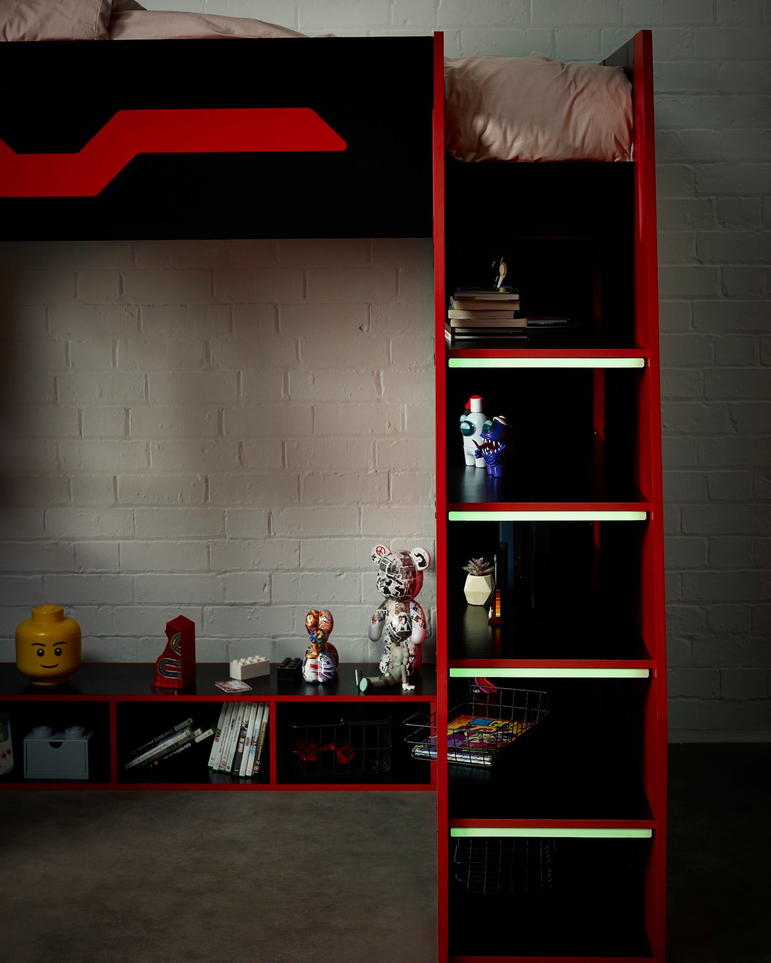 Eagle Single Gaming Highsleeper Bed - Black and Red