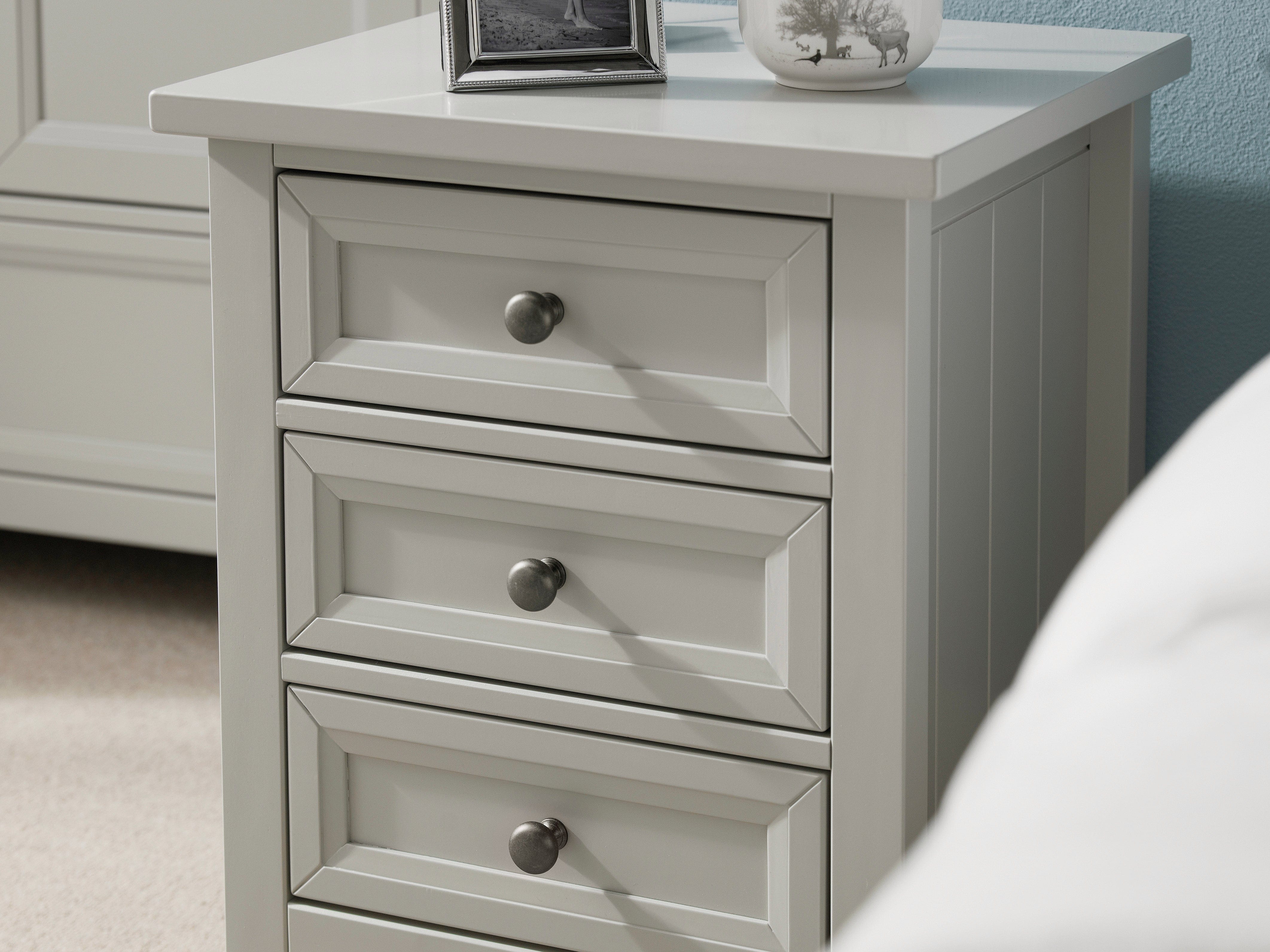 Julian Bowen Bedside Table Maine 3 Drawer Bedside- Dove Grey Bed Kings