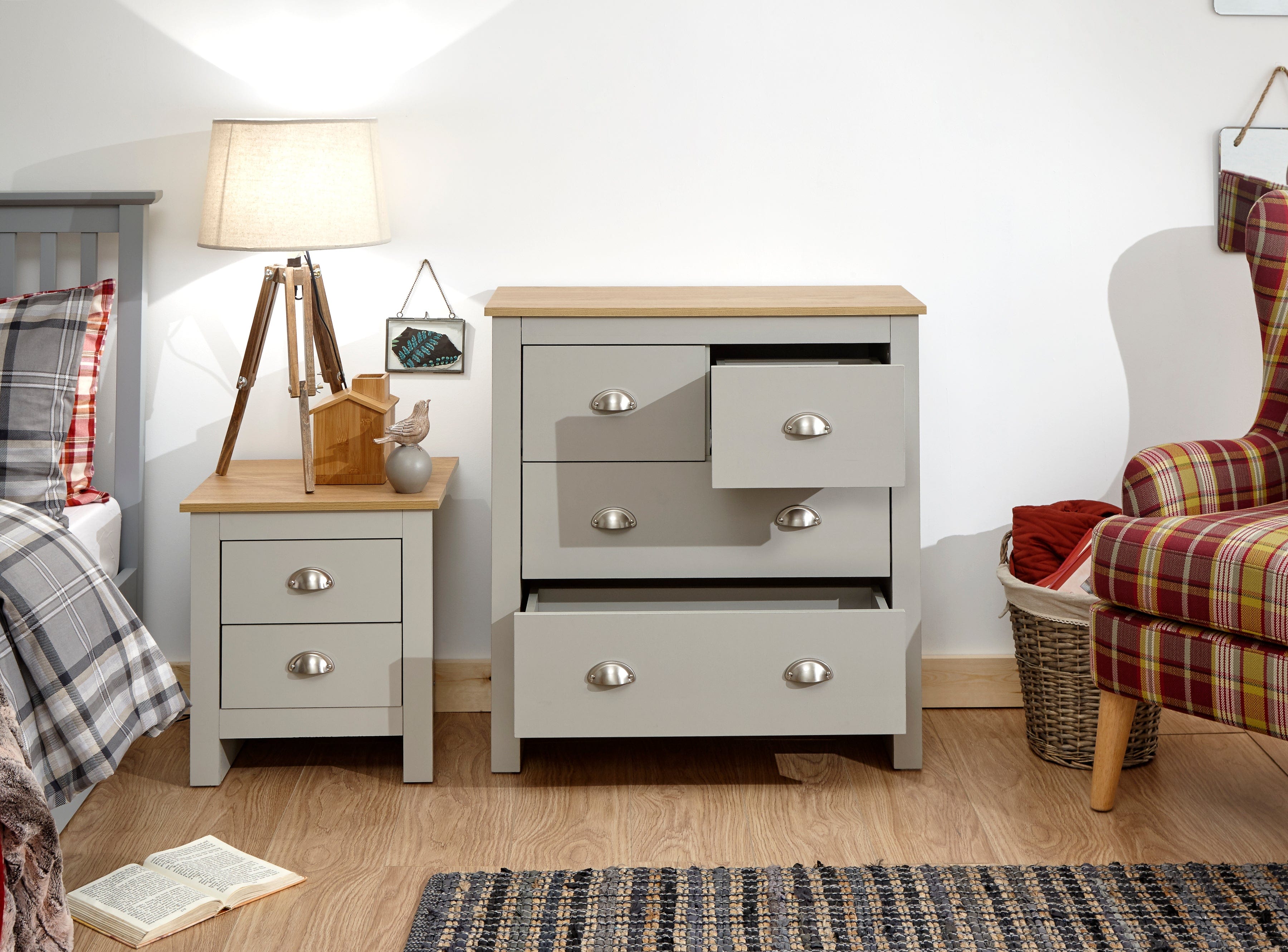 GFW Chest Of Drawers Lancaster 2+2 Drawer Chest Grey Bed Kings