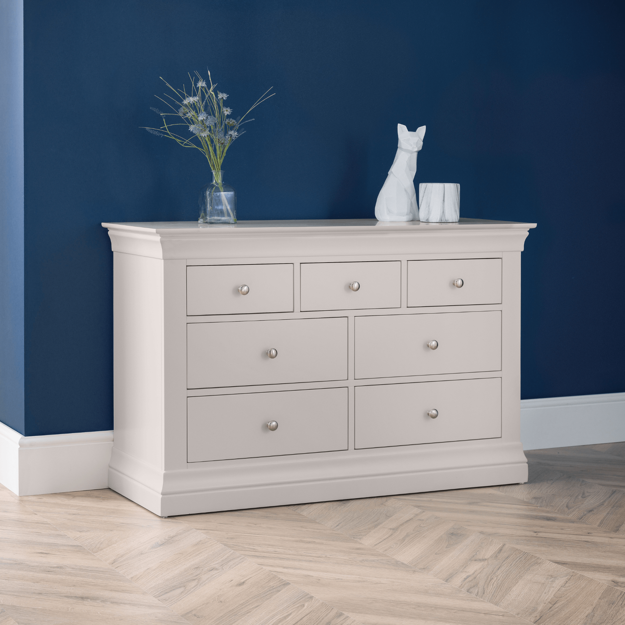 Julian Bowen Chest Of Drawers Single 90cm 3ft Clermont 4+3 Drawer Chest - Light Grey Bed Kings