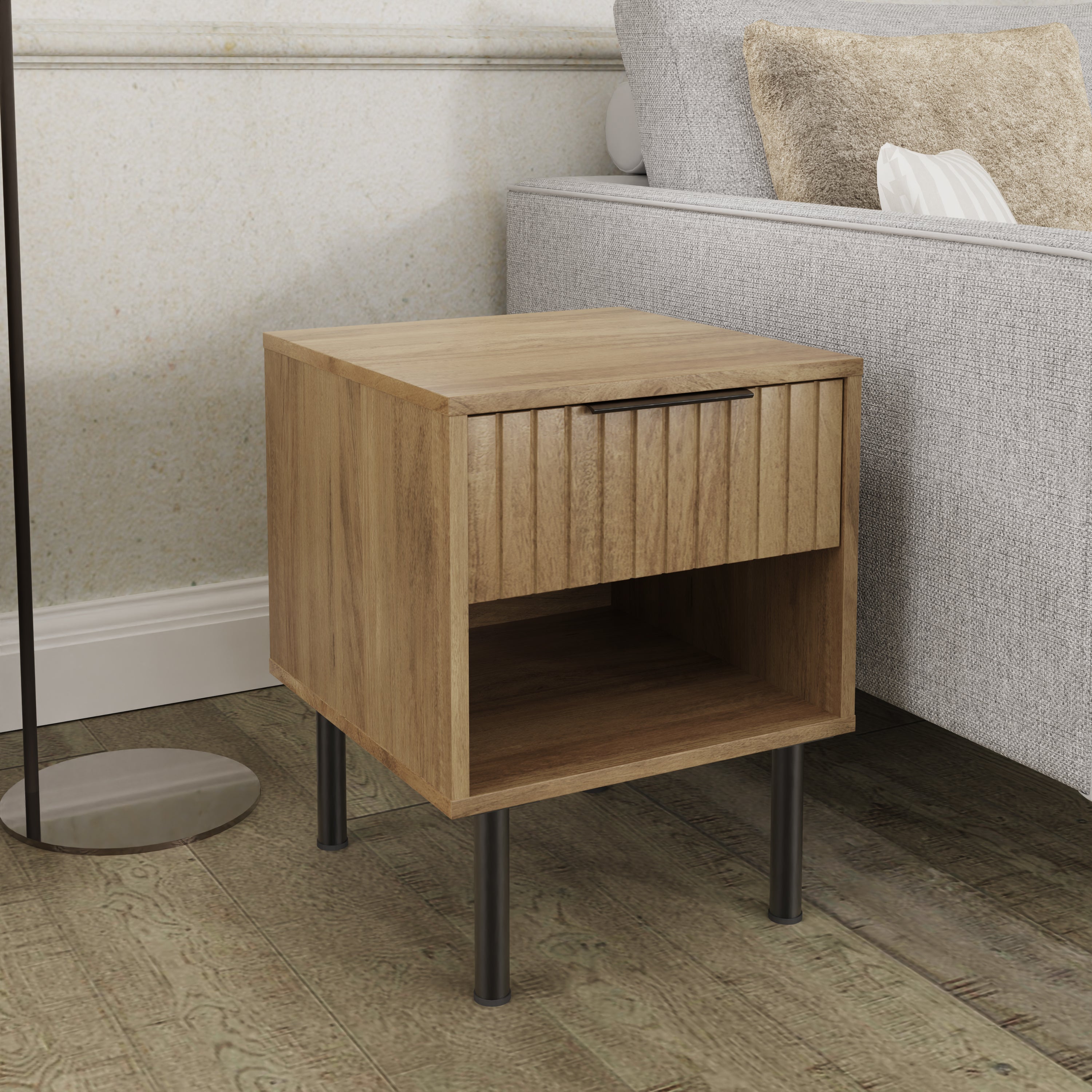 Nervata Lamp Table Oak