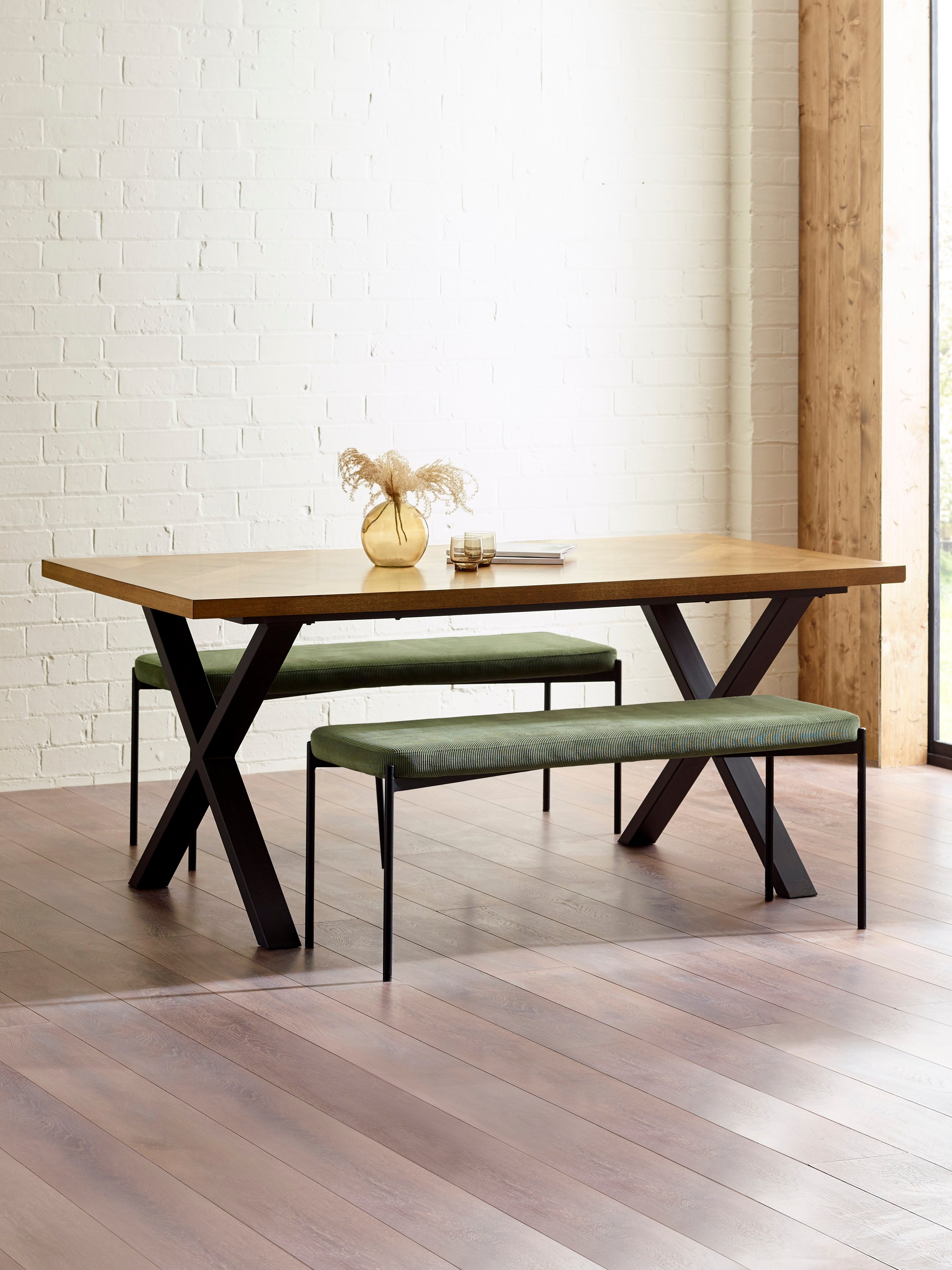 Aron Dining Table