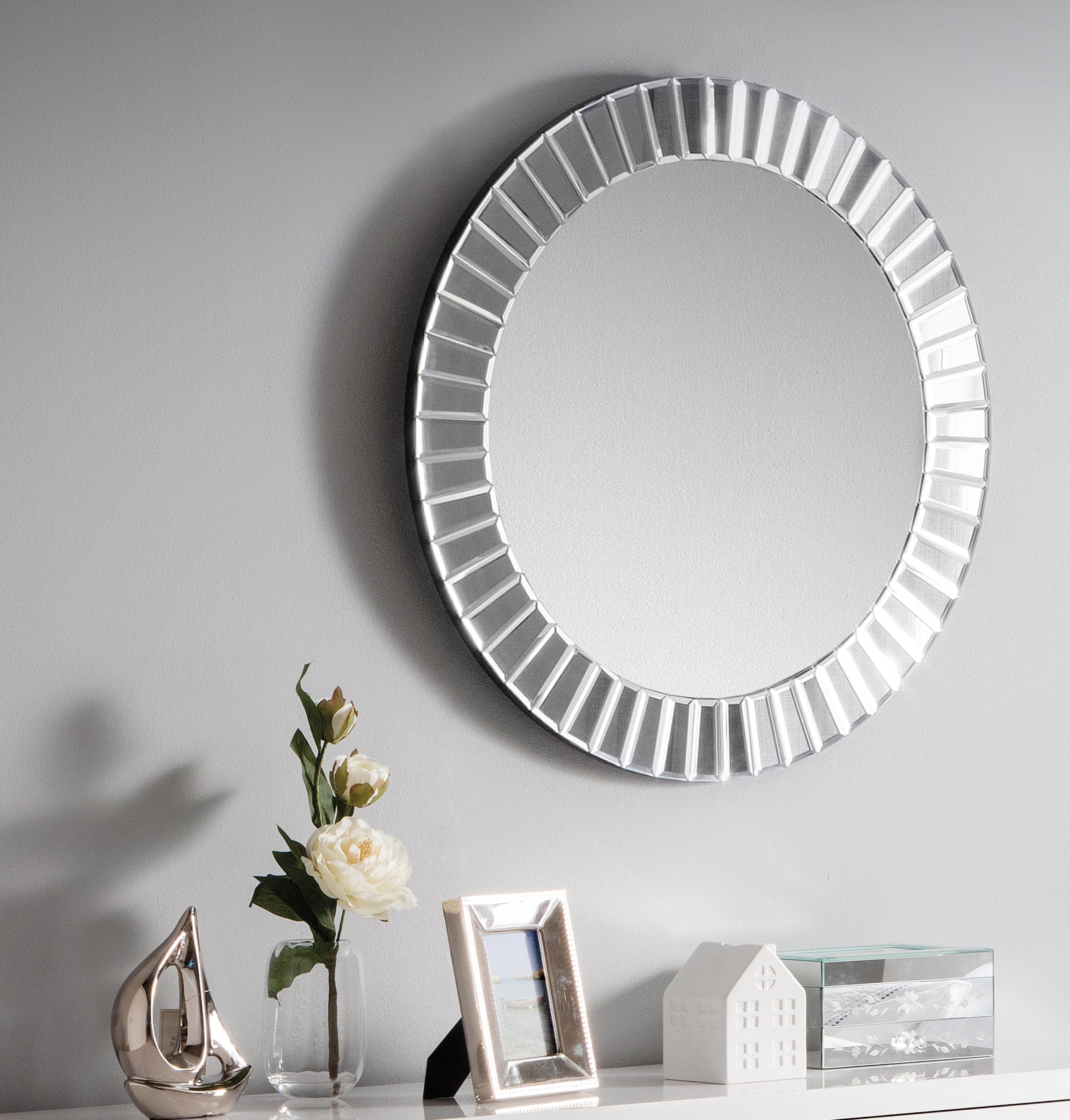 Julian Bowen Mirror Sonata Small Round Wall Mirror Bed Kings