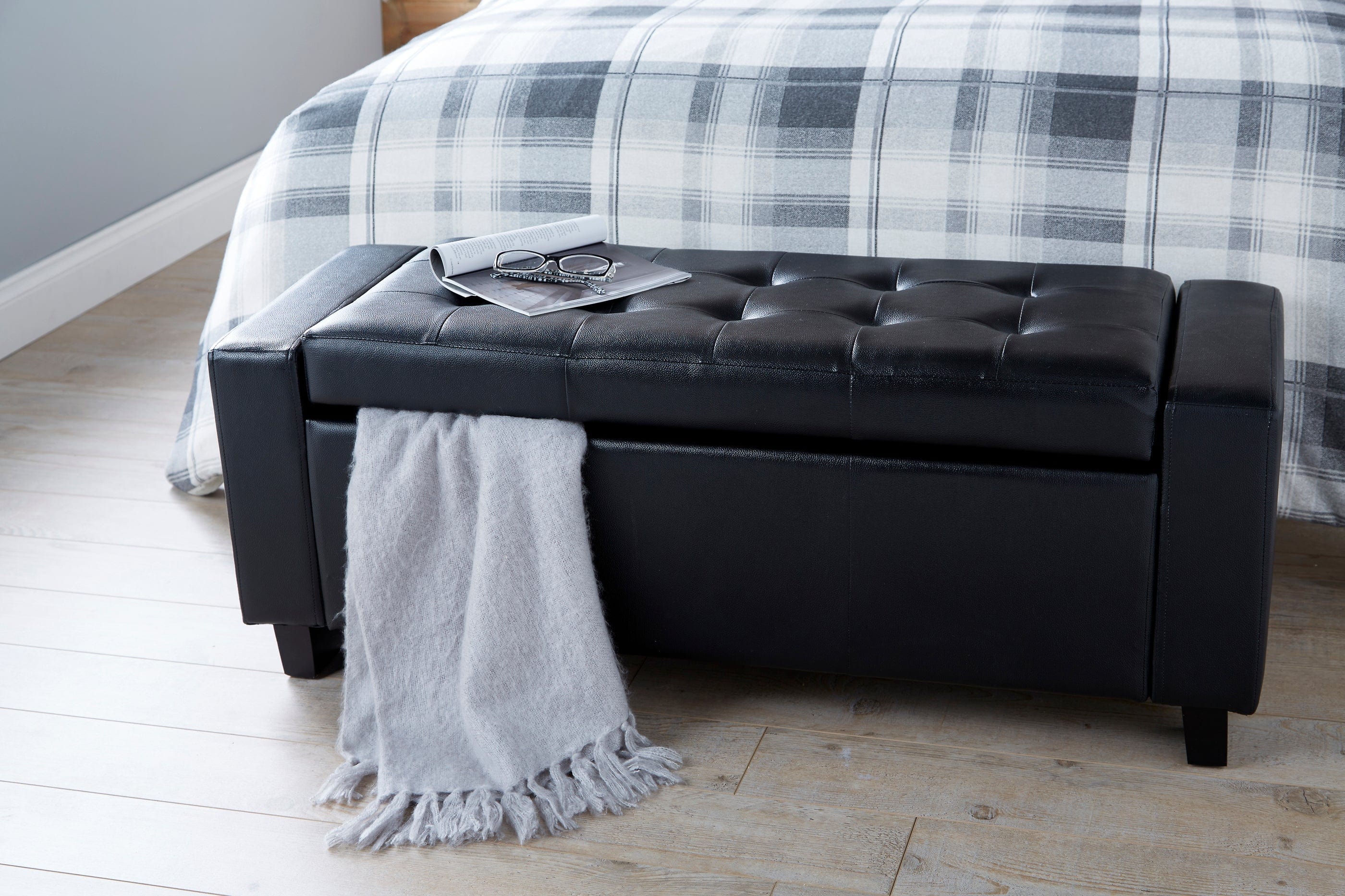 GFW Storage Ottoman Verona Ottoman Bench Black  Pu Bed Kings