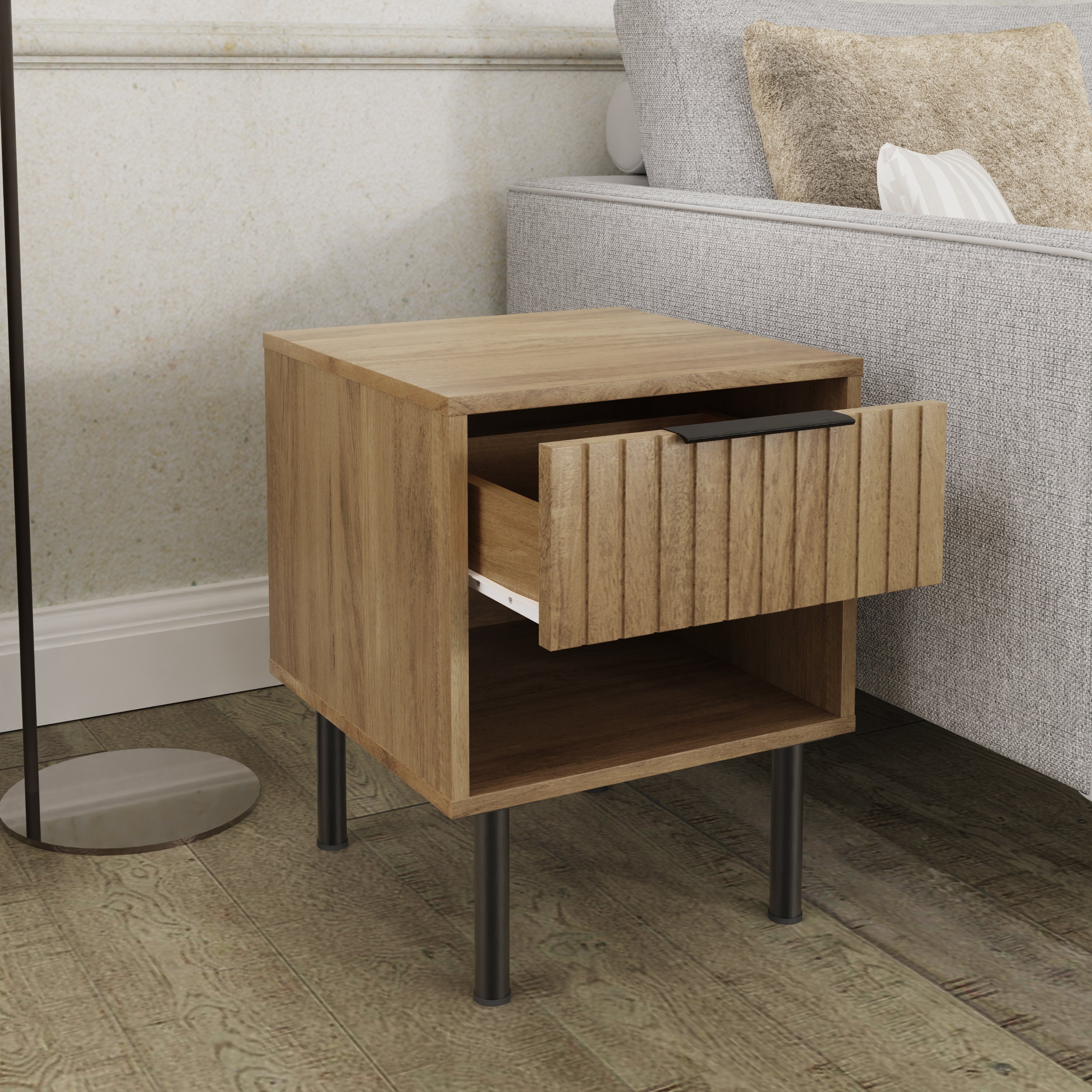 Nervata Lamp Table Oak